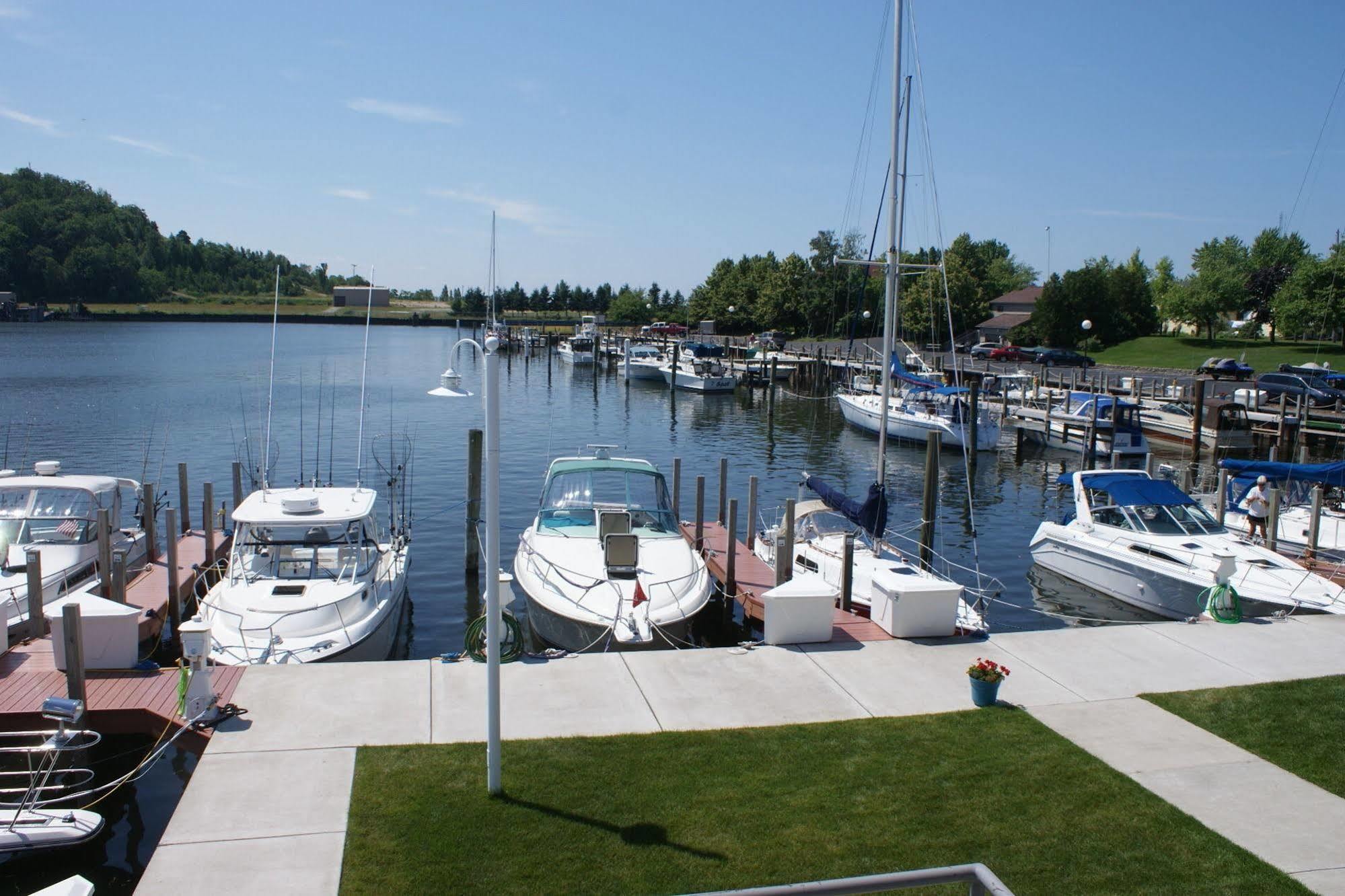 Harbor Lights Resort Frankfort Eksteriør billede